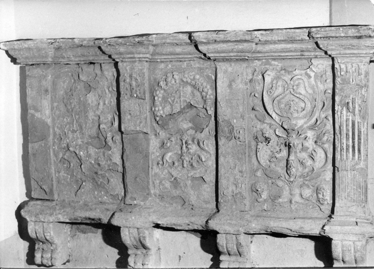 sarcofago - a cassa, opera isolata - bottega Italia centrale (sec. XVI)