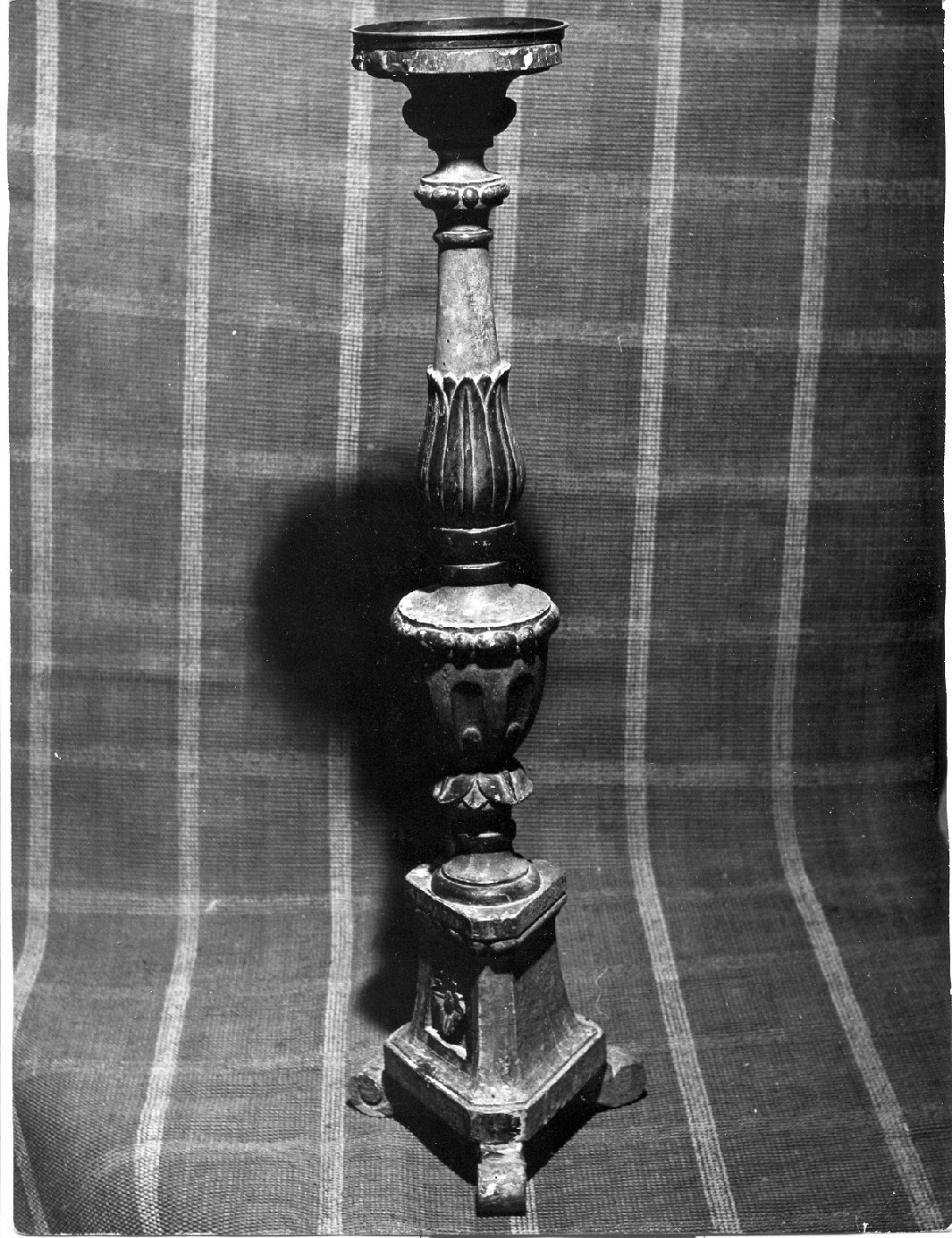 candeliere d'altare, opera isolata - bottega Italia centrale (sec. XVIII)