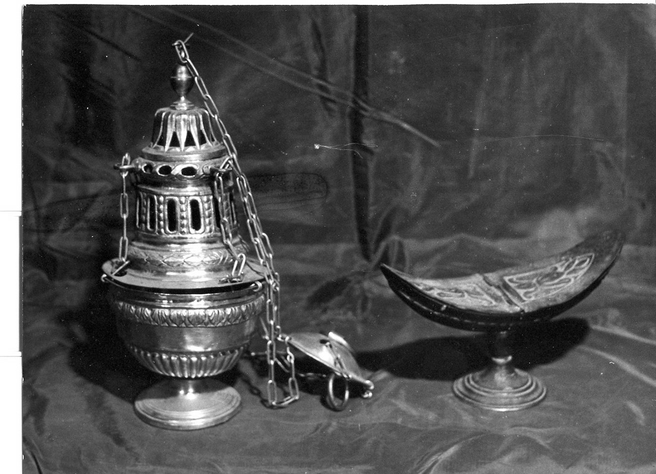 navicella portaincenso - a lucerna, elemento d'insieme - bottega Italia centrale (sec. XIX)