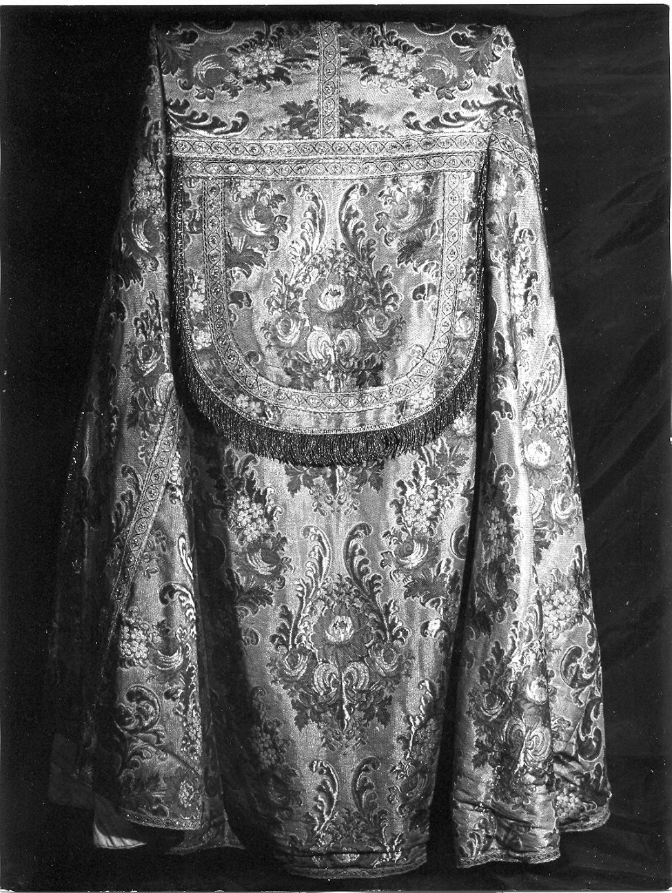 piviale, opera isolata - manifattura Italia centrale (sec. XVIII)