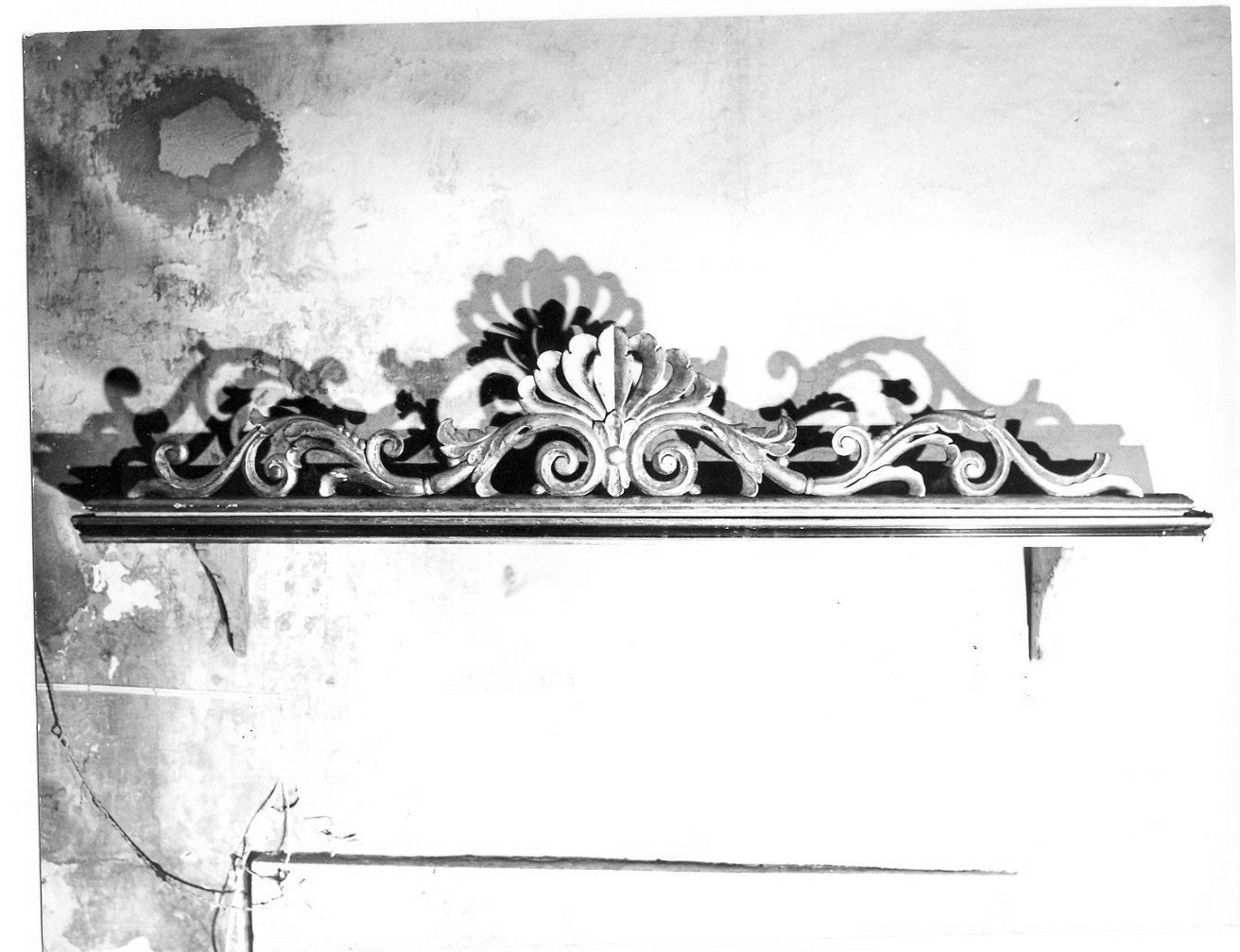 mensola, opera isolata - bottega umbra (sec. XVIII)