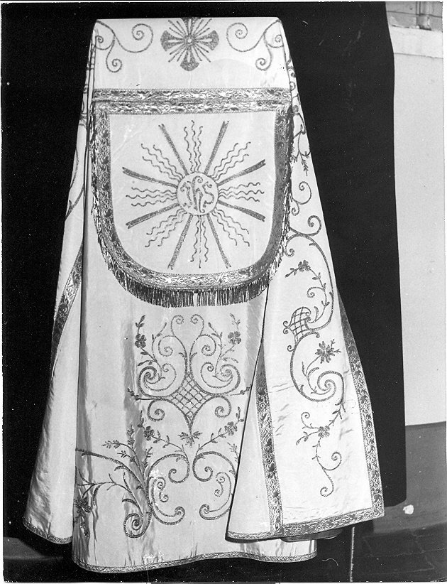 piviale, opera isolata - manifattura Italia centrale (sec. XX)