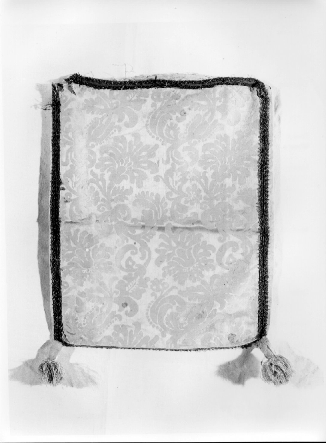 fodera di cuscino, opera isolata - manifattura Italia centrale (metà sec. XVII)