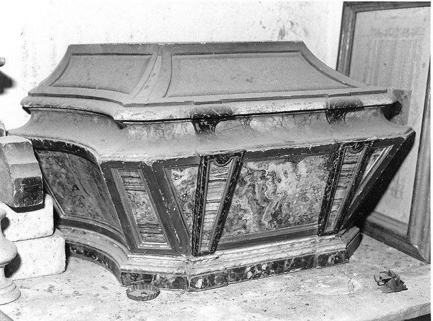 base, opera isolata - bottega umbra (sec. XVIII)