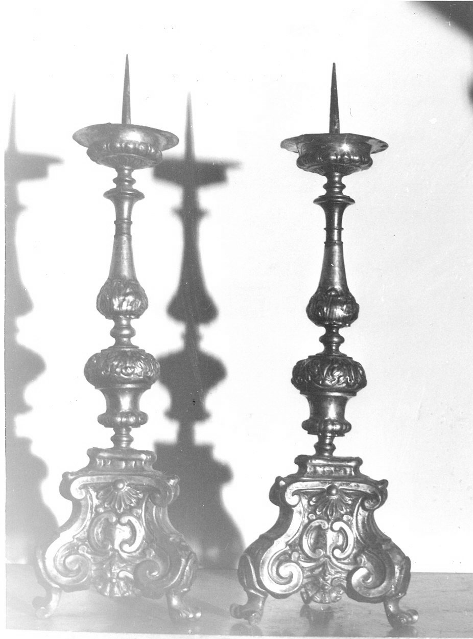 candeliere d'altare, coppia - bottega umbra (sec. XVIII)