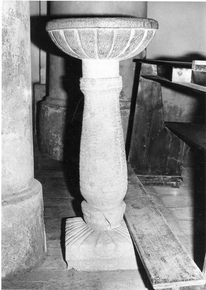 acquasantiera - a fusto, opera isolata - bottega Italia centrale (sec. XVII)