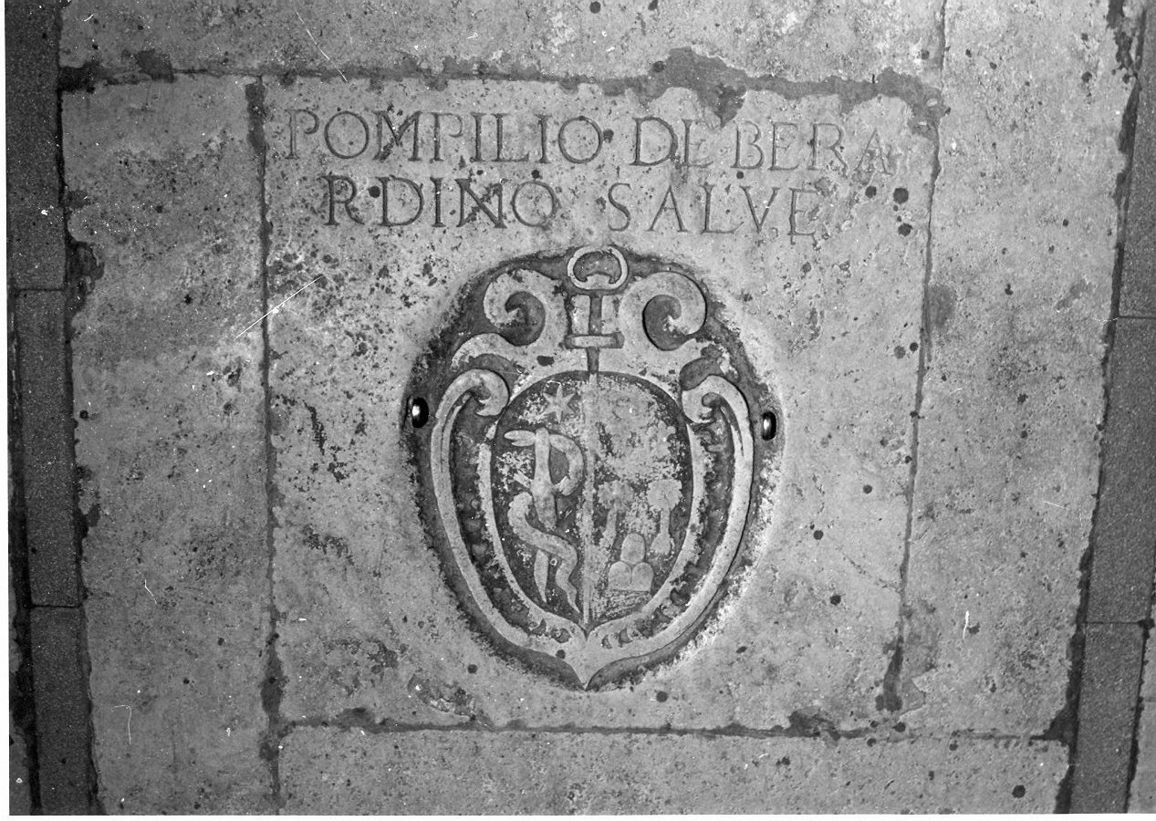 lapide tombale, opera isolata - bottega umbra (secc. XVI/ XVII)