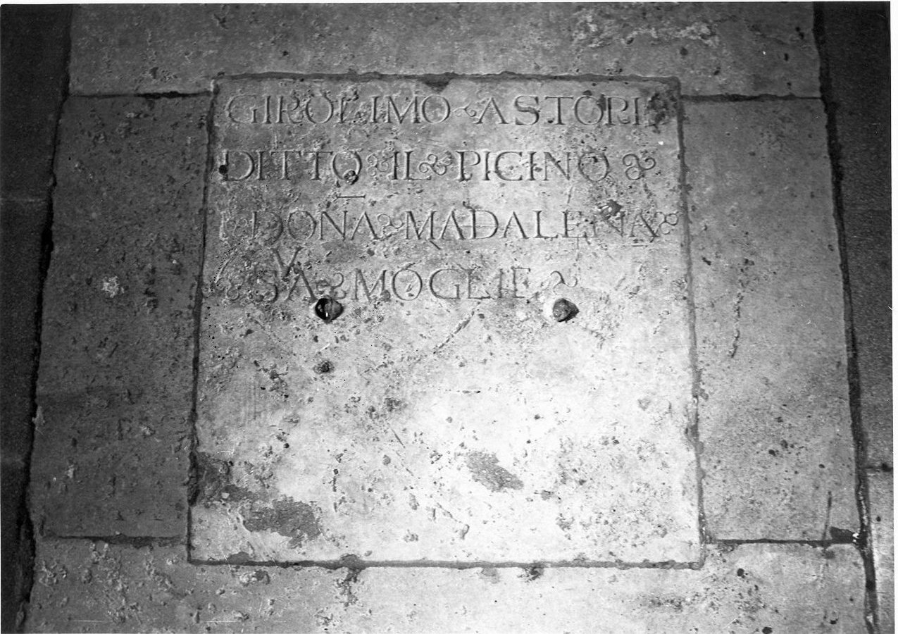 lapide tombale, opera isolata - bottega umbra (secc. XVI/ XVII)