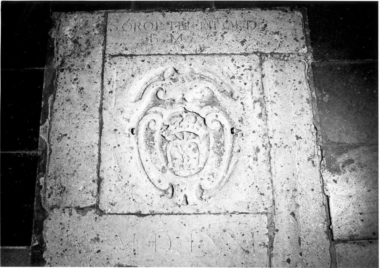 lapide tombale, opera isolata - bottega umbra (sec. XVI)