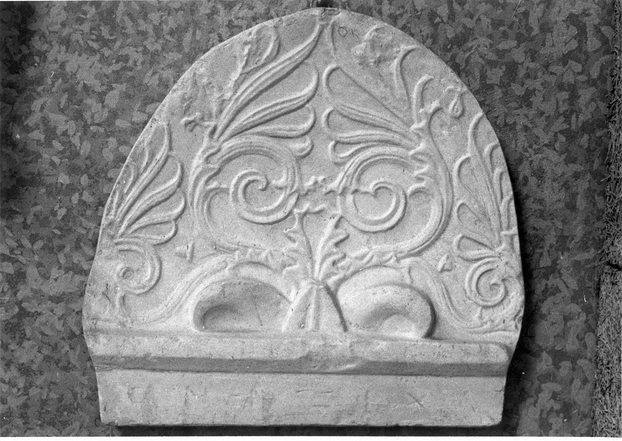 stele funeraria, opera isolata - bottega italiana (sec. XX)