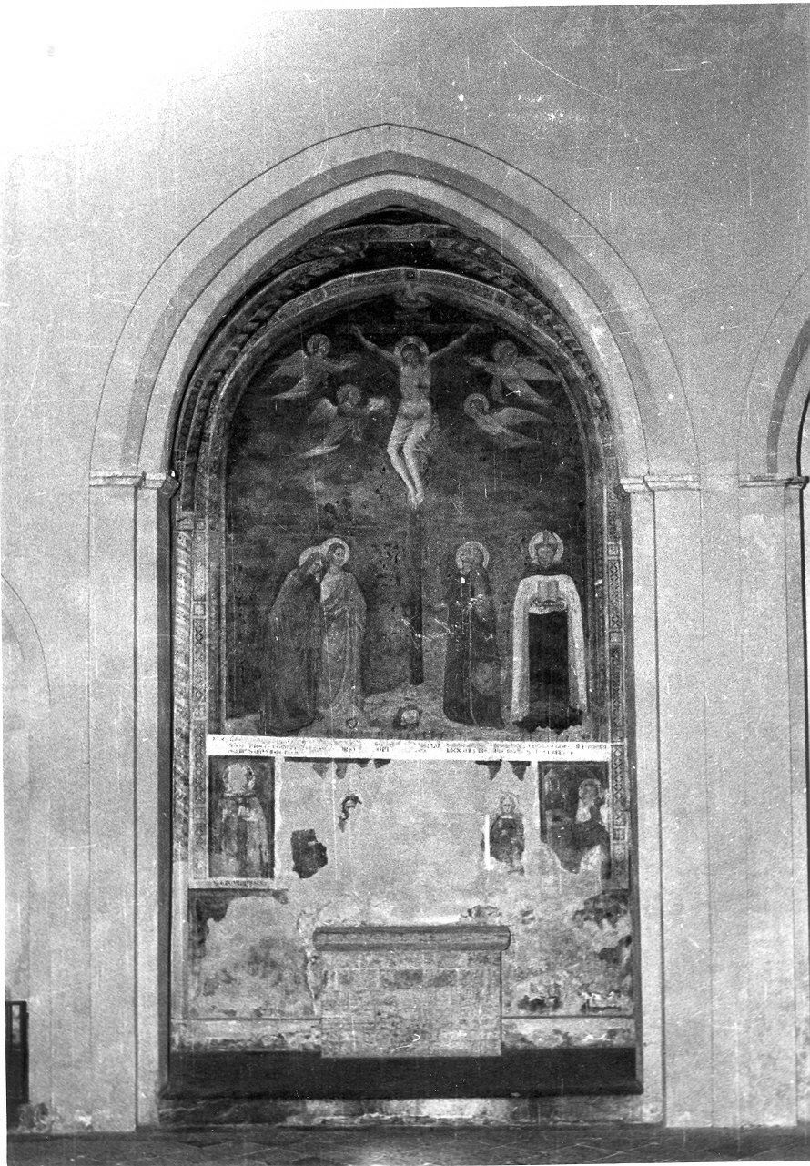 Il ciclo Cristologico Crocifissione e Santi, crocifissione (dipinto, insieme) di Pellino di Vannuccio (attribuito) (sec. XIV)