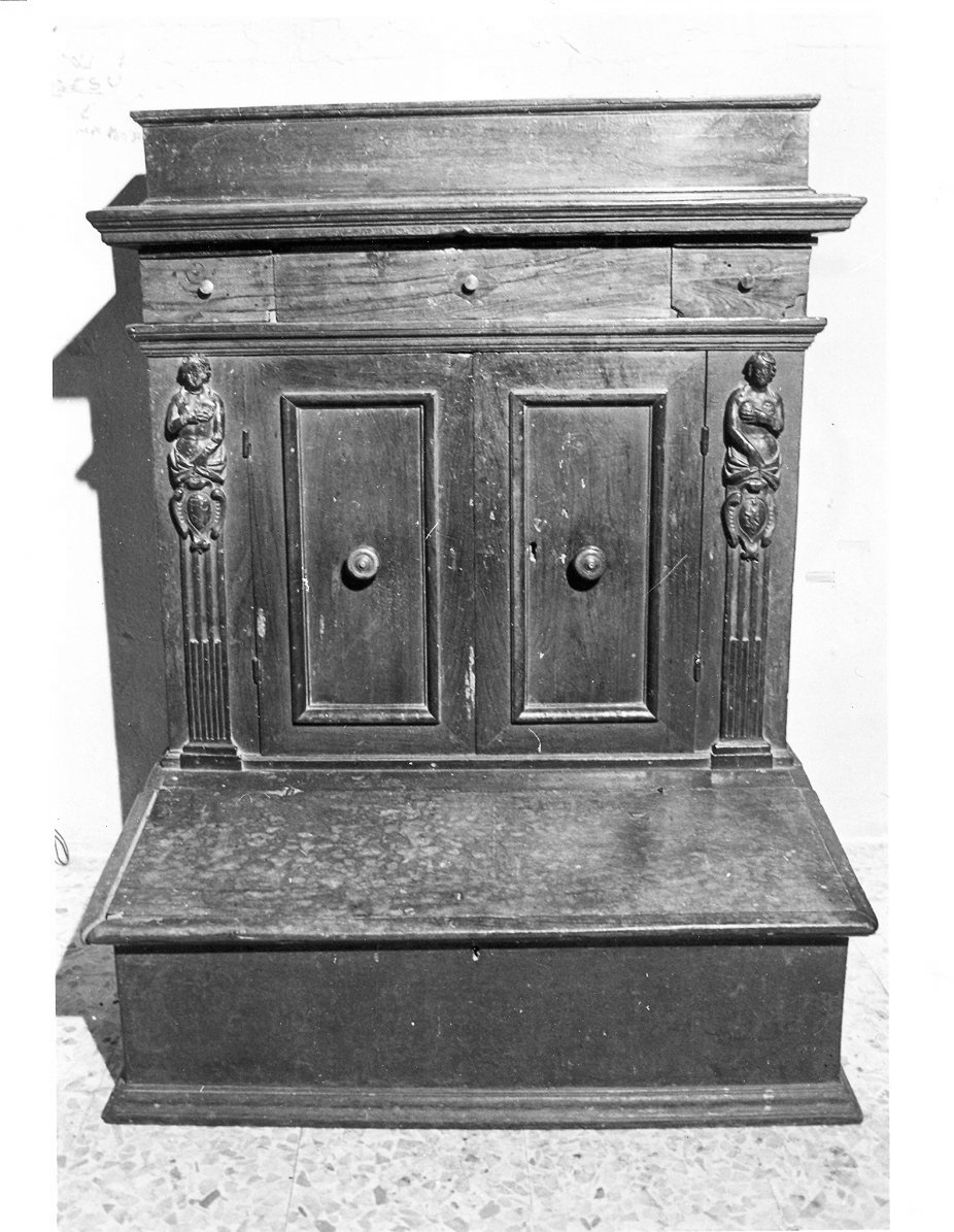 inginocchiatoio, opera isolata - bottega umbra (sec. XVII)