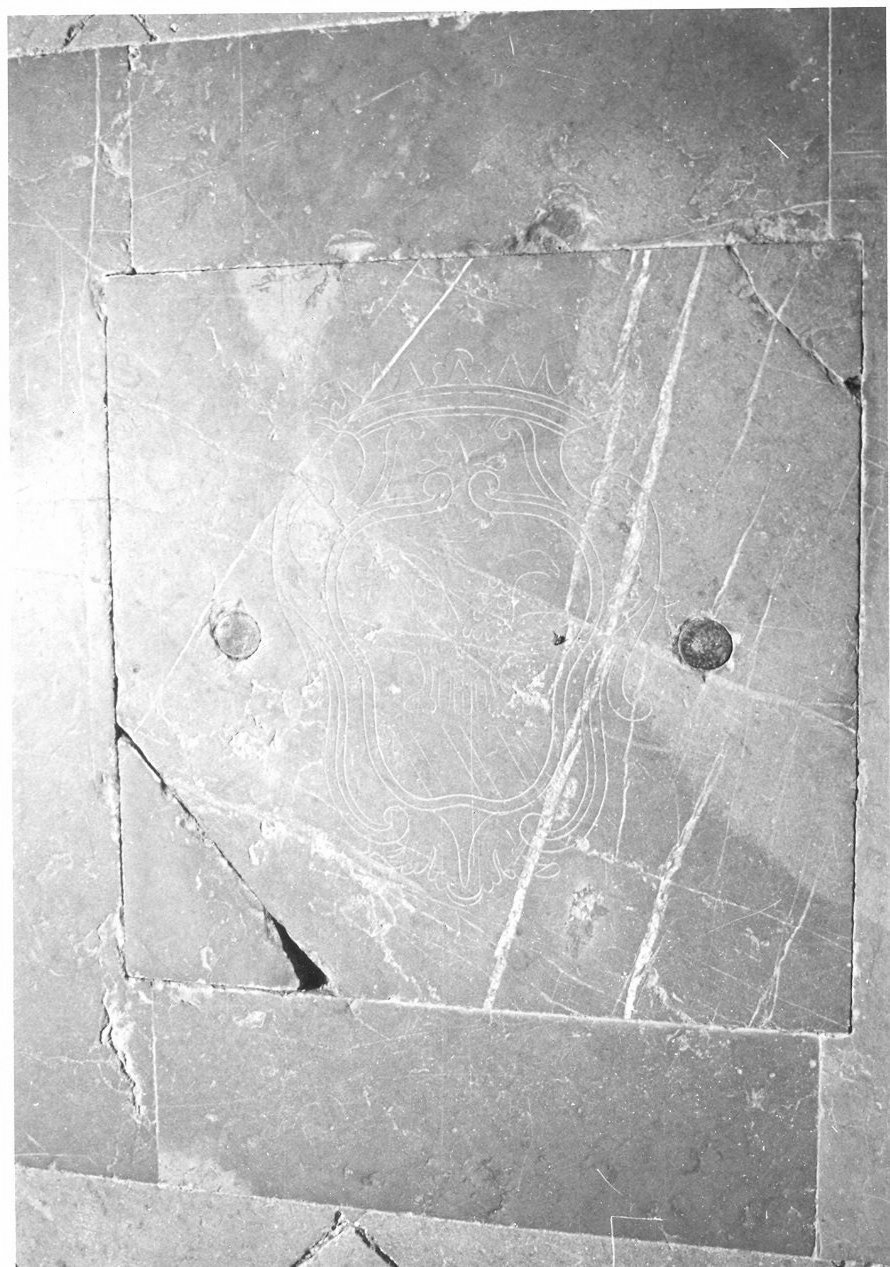 lapide tombale, opera isolata - bottega umbra (fine/inizio secc. XVIII/ XIX)