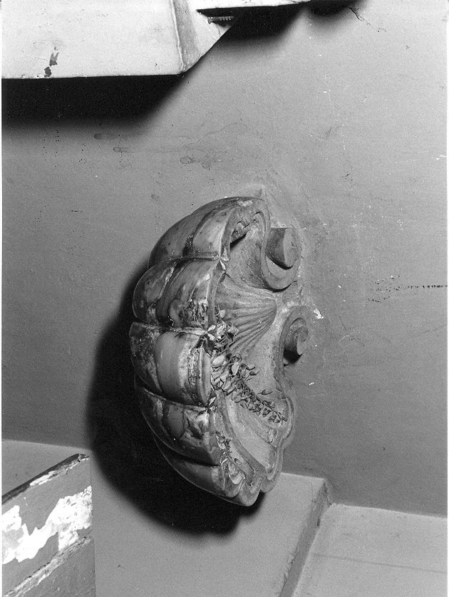 acquasantiera da parete, opera isolata - bottega umbra (sec. XVIII)