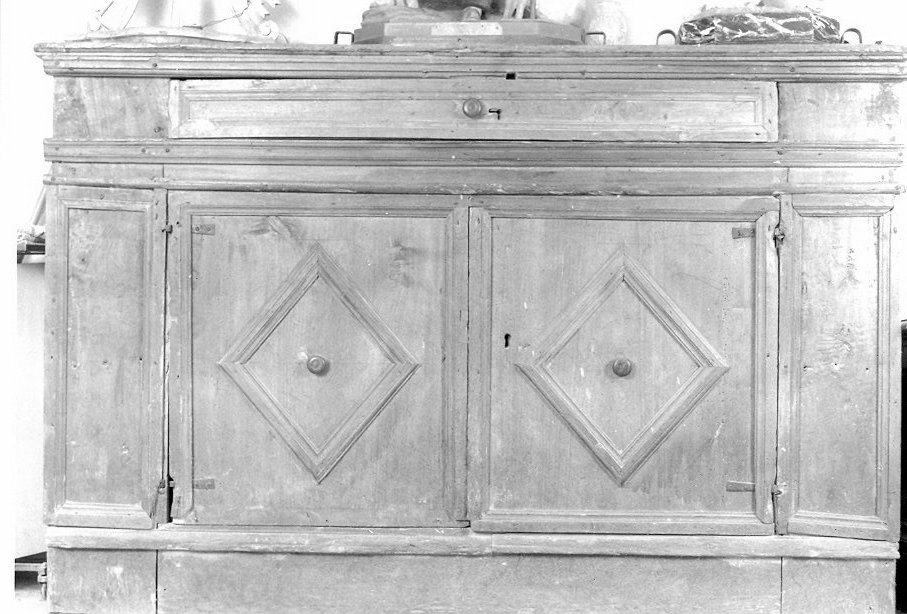 mobile da sacrestia, opera isolata - bottega umbra (secc. XVII/ XVIII)