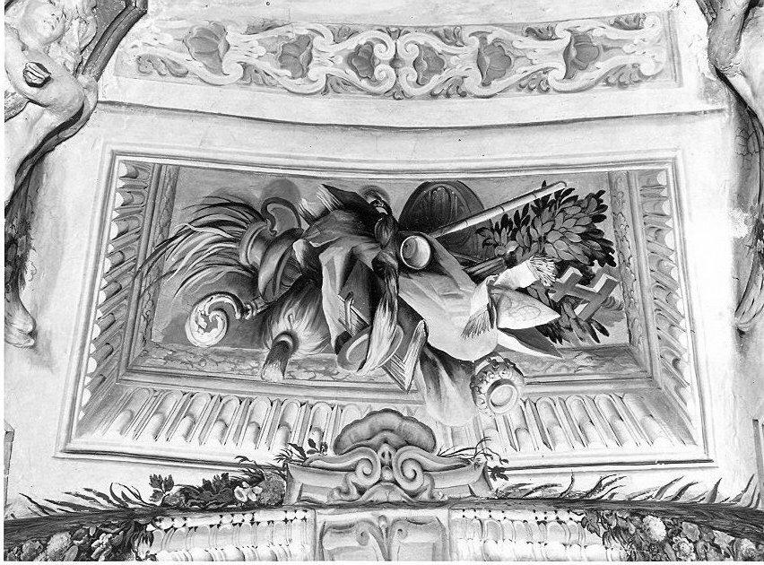 emblema con trionfo di oggetti liturgici, emblema (dipinto, ciclo) di Giuli Nicola (attribuito) (metà sec. XVIII)