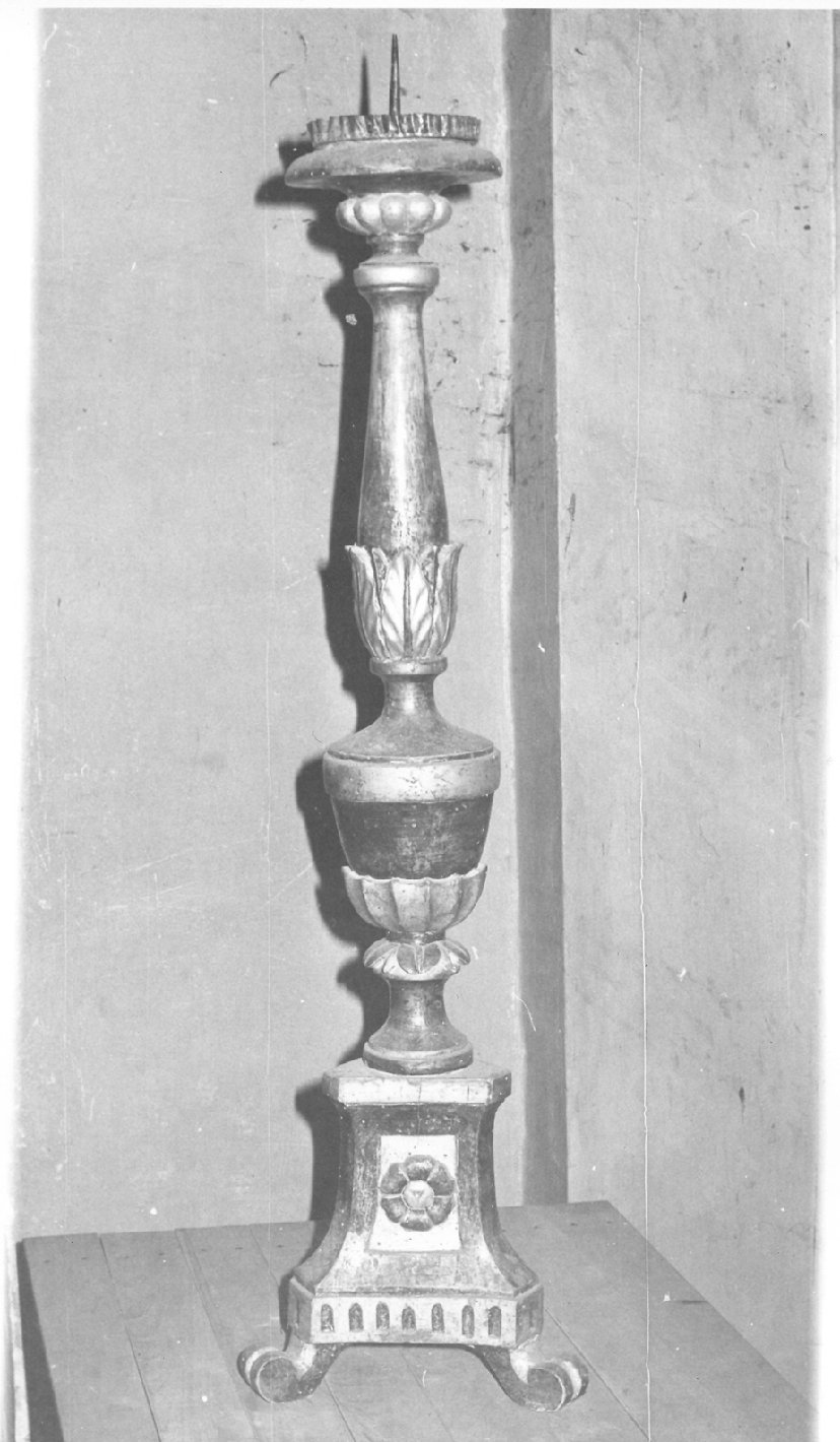 candeliere, opera isolata - bottega umbra (sec. XVIII)