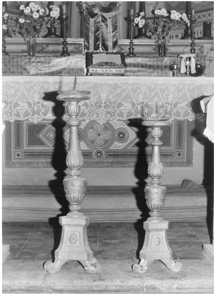 candeliere d'altare, serie - bottega umbra (sec. XVIII)