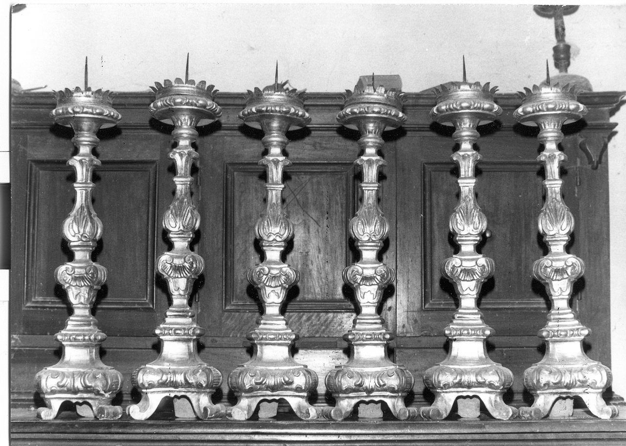 candeliere d'altare, serie - bottega Italia centrale (sec. XVIII)