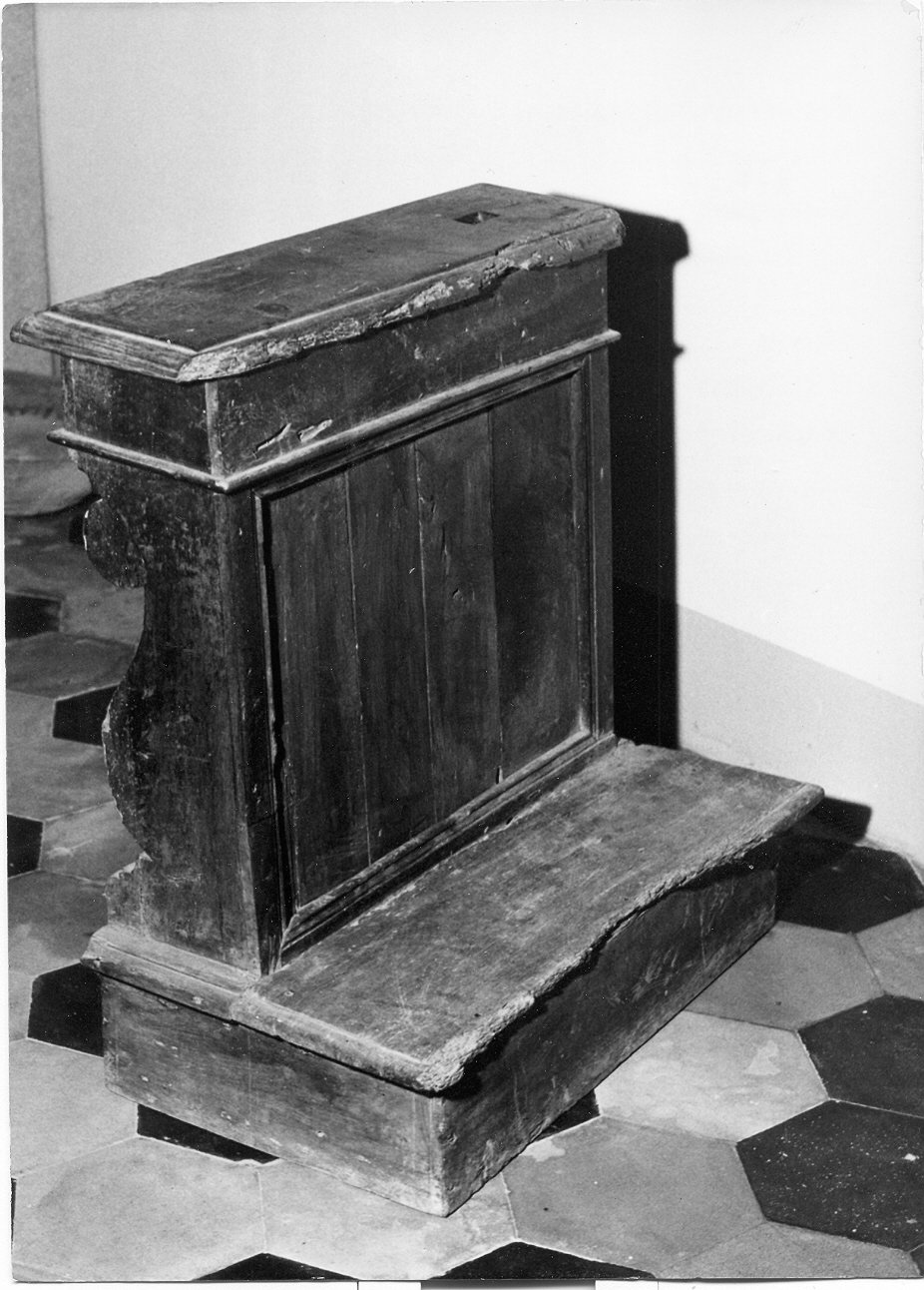 inginocchiatoio, opera isolata - bottega Italia centrale (sec. XVII)