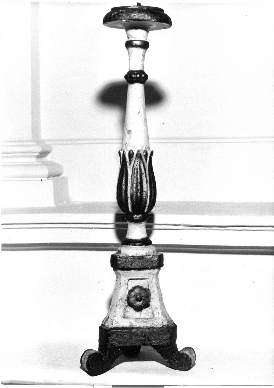 candeliere, opera isolata - bottega umbra (sec. XVIII)