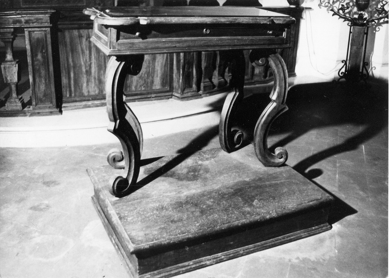 inginocchiatoio - a lira, opera isolata - bottega umbra (sec. XVIII)