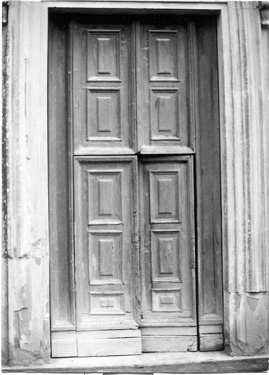 portale architravato, opera isolata - bottega umbra (sec. XVII)