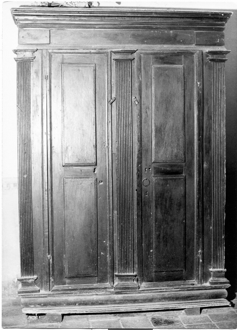 armadio, opera isolata - bottega umbra (sec. XVIII)