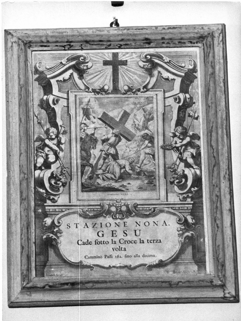 stazione IX: Gesù cade sotto la croce la terza volta (Via Crucis, elemento d'insieme) - ambito Italia centrale (sec. XVIII)