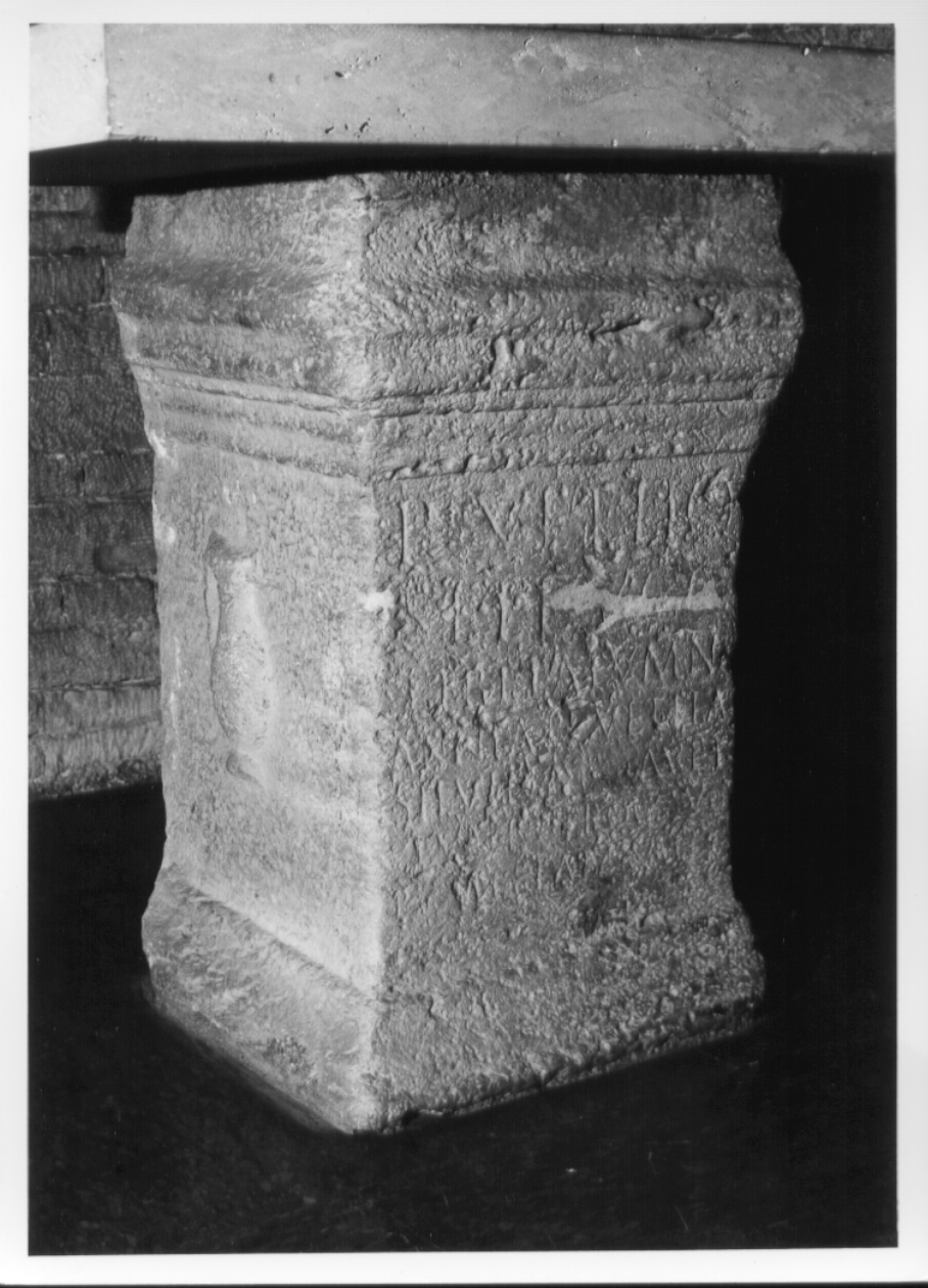 cippo, opera isolata - bottega Italia centrale (secc. VIII/ IX)