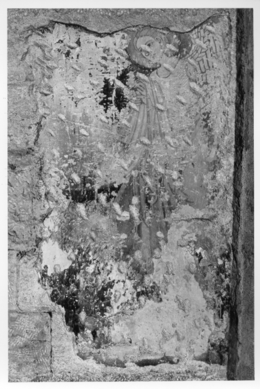 angelo porta drappo (dipinto, complesso decorativo) - ambito umbro-laziale (seconda metà sec. XIV)