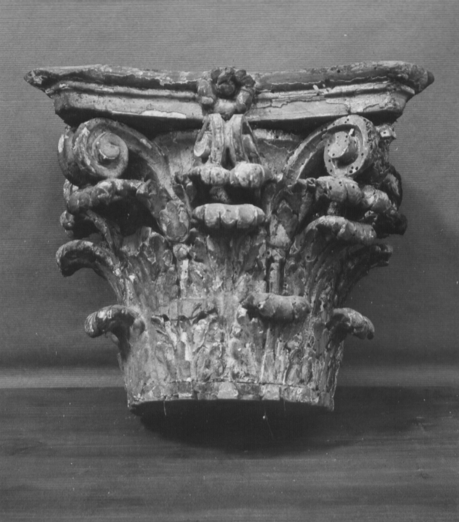 capitello, elemento d'insieme - bottega Italia centrale (prima metà sec. XVII)