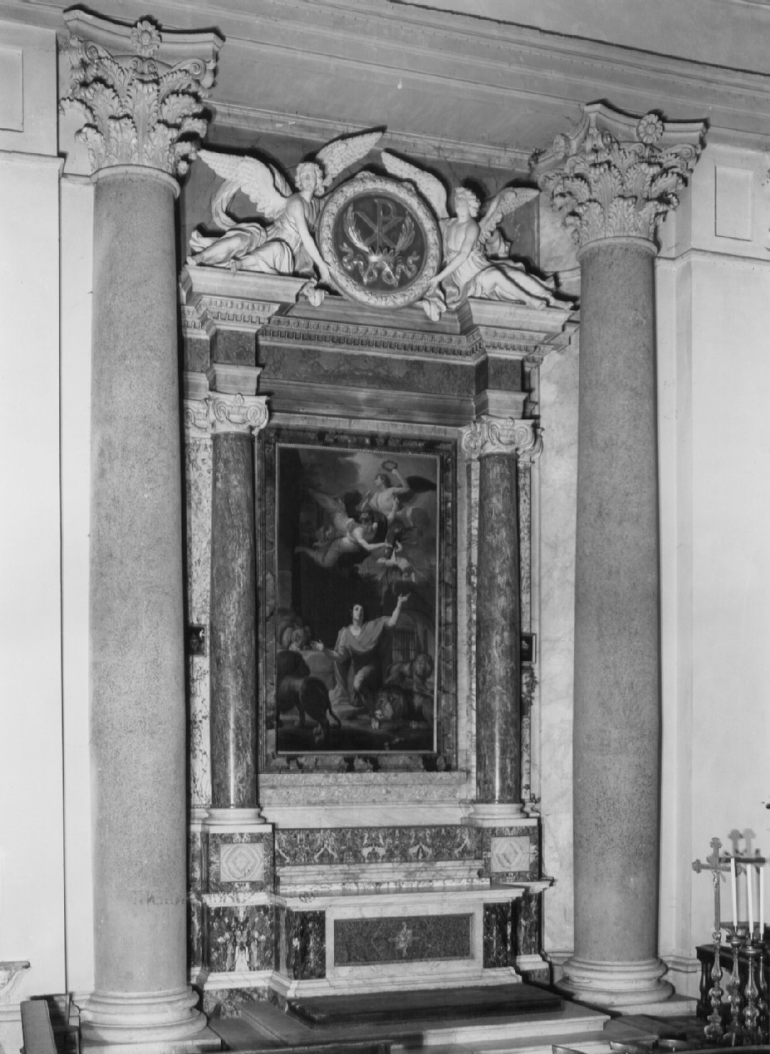 angeli reggiclipeo (mostra d'altare, serie) di Valadier Giuseppe (attribuito) (fine sec. XVIII)