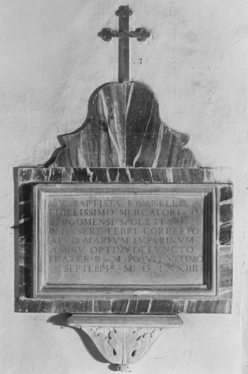 lapide tombale, opera isolata - bottega umbra (sec. XVI)