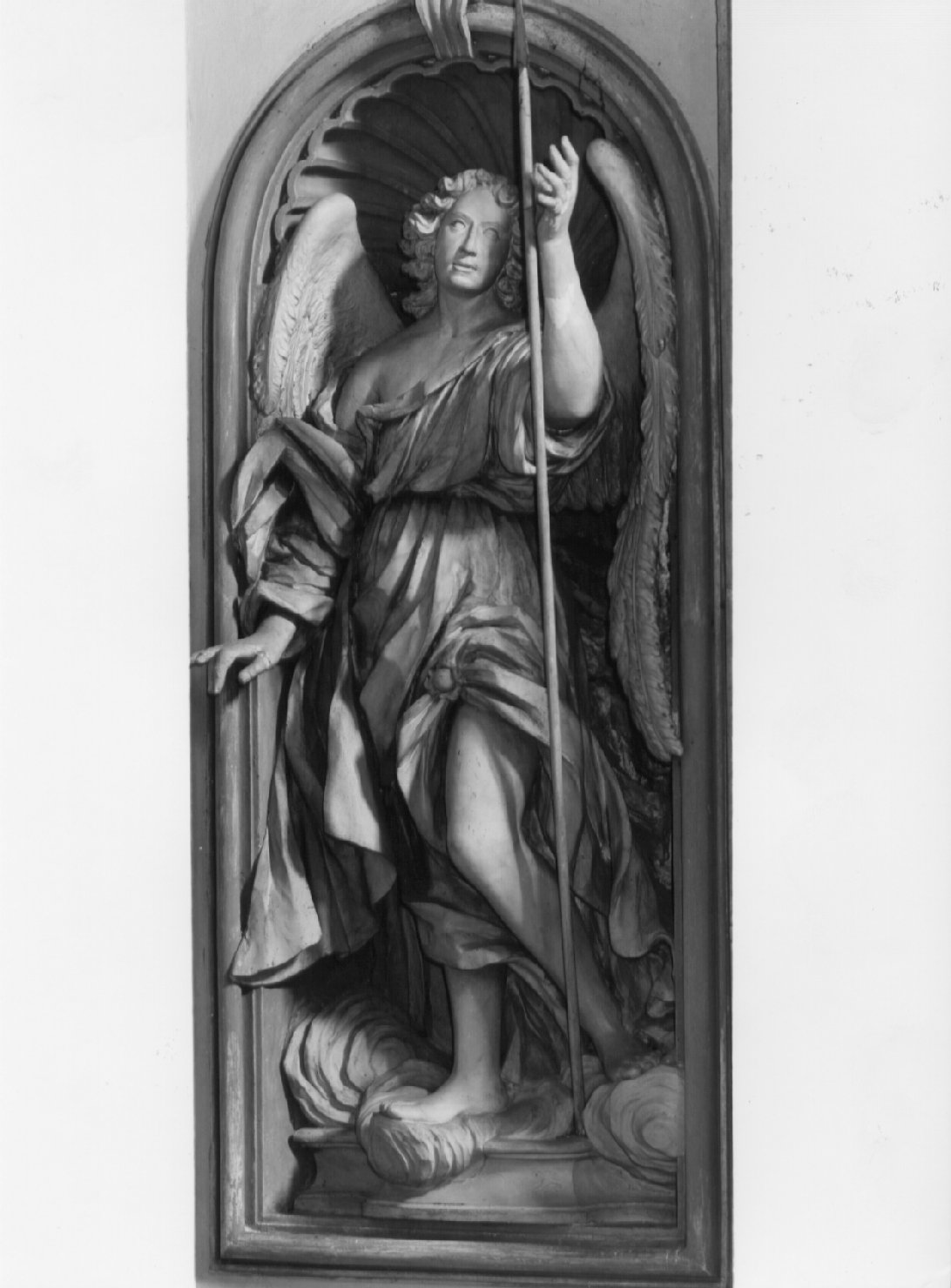 angelo con strumento della passione: lancia (statua, ciclo) di Bossi Lorenzo (attribuito) (sec. XVIII)