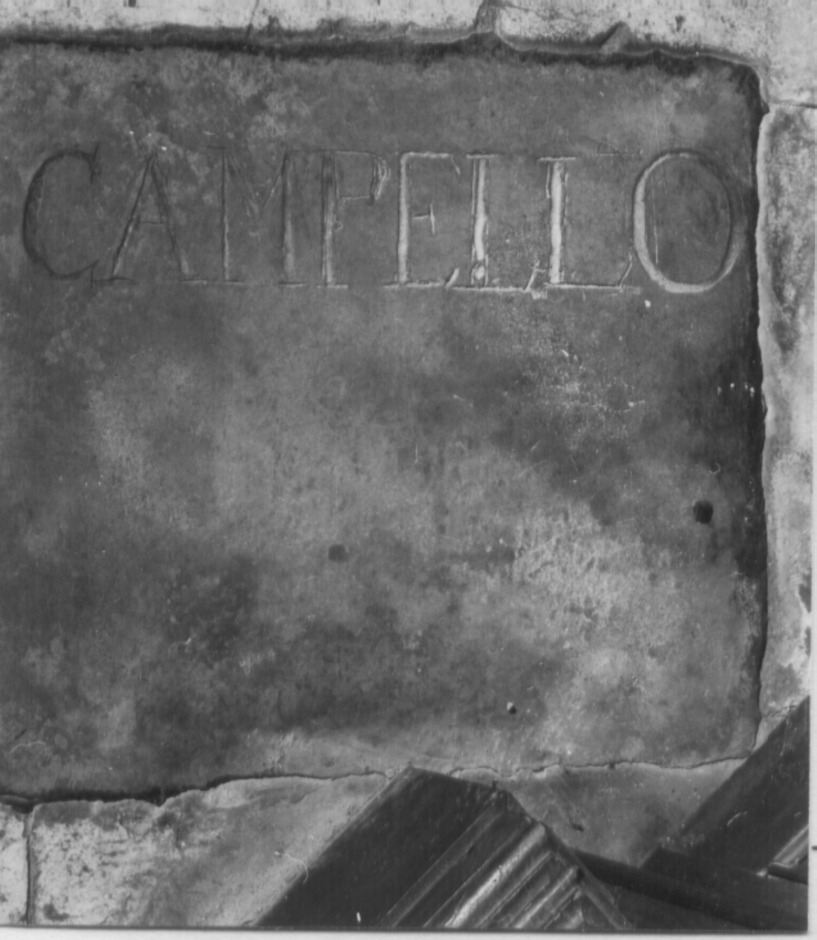 lastra tombale, opera isolata - bottega Italia centrale (fine/inizio secc. XV/ XVI)