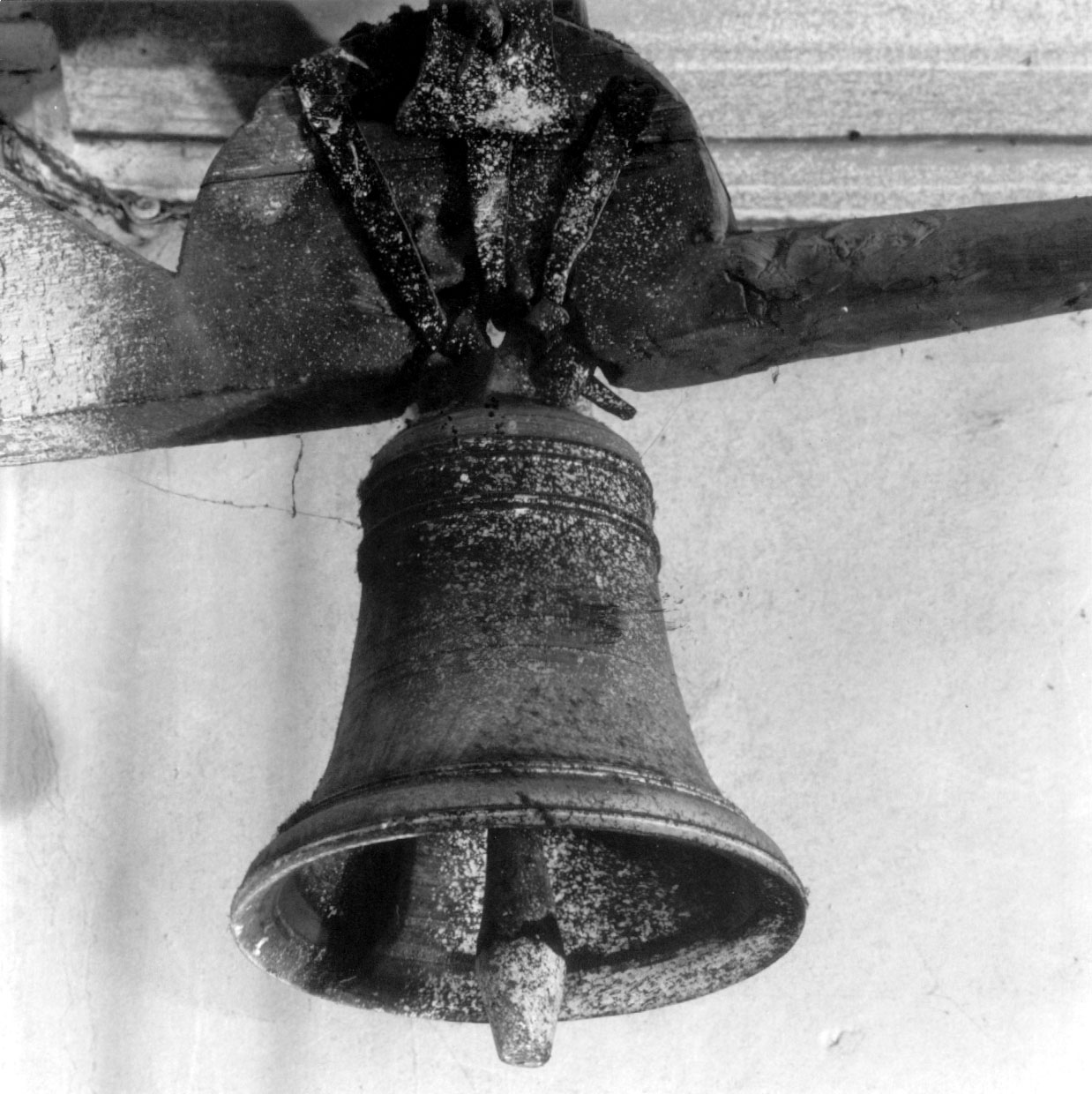 campanella, opera isolata - bottega umbra (fine sec. XIX)