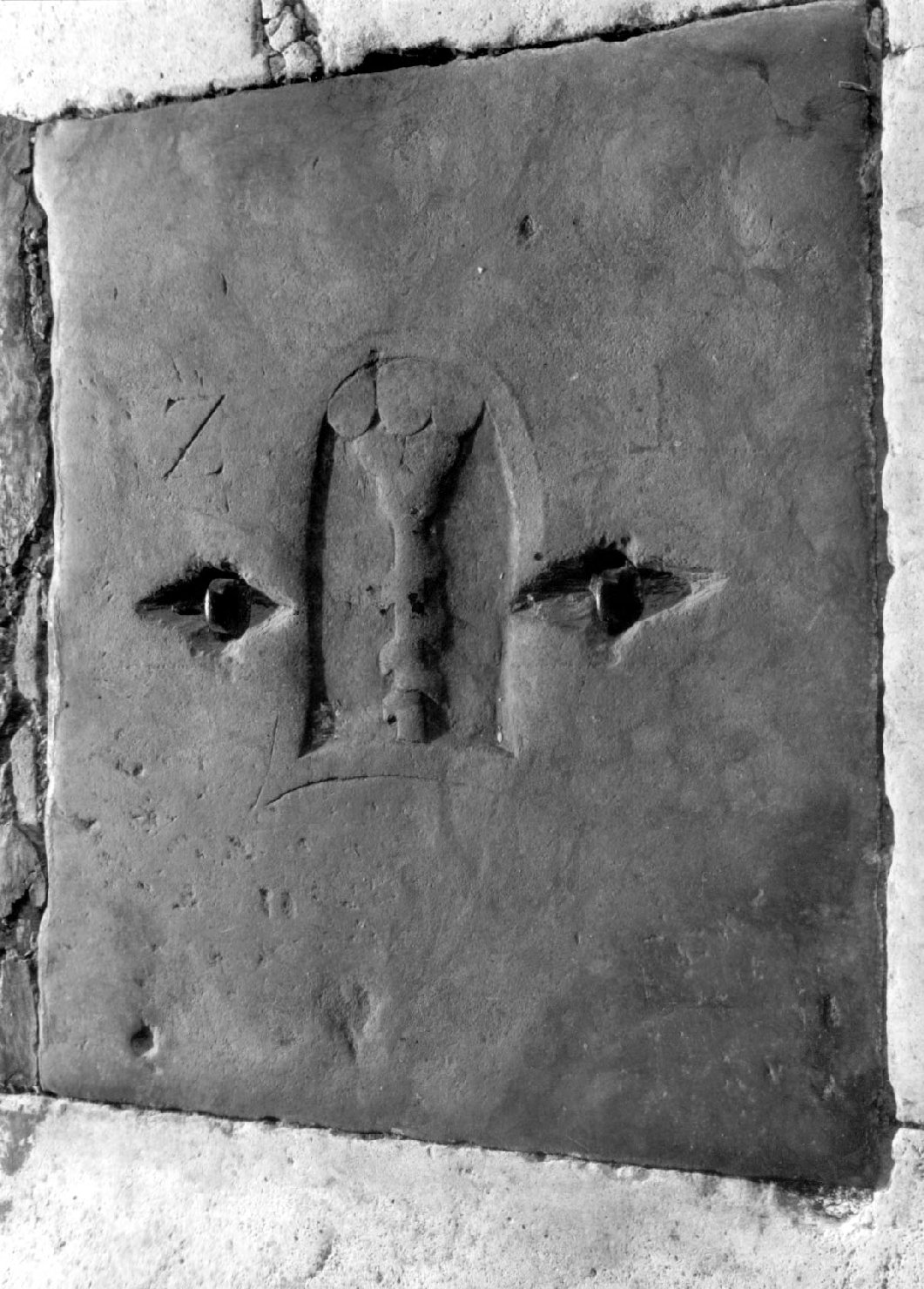 lastra tombale, opera isolata - bottega umbra (sec. XVII)