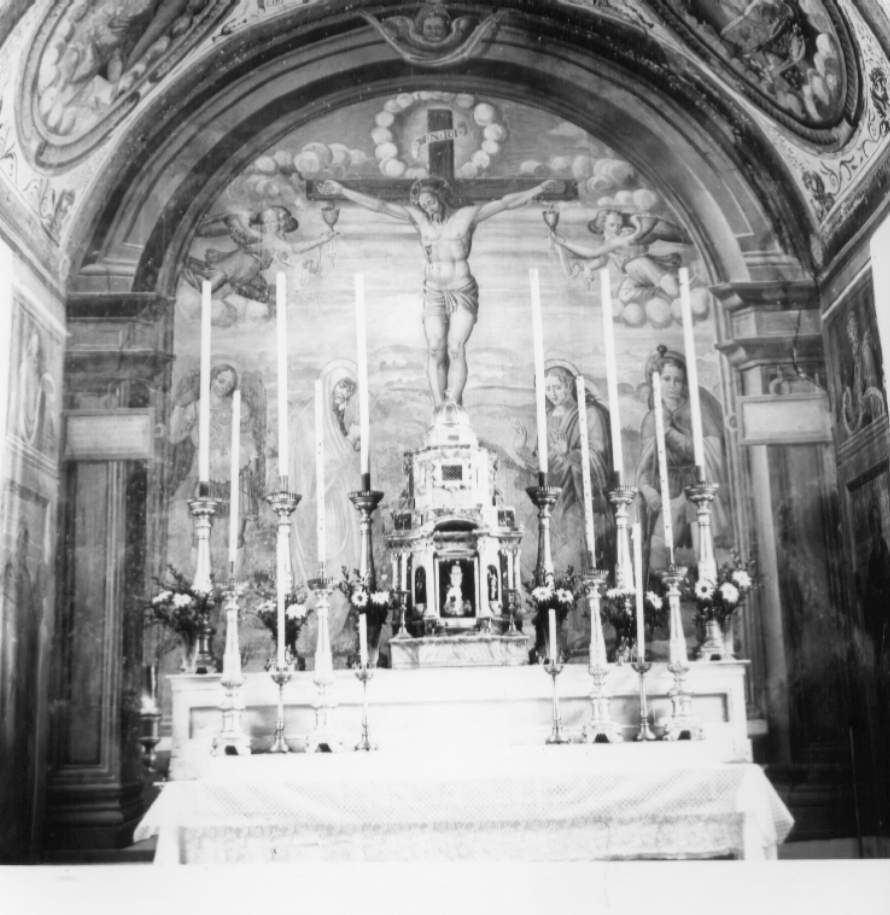 Cristo crocifisso tra Santi (dipinto, complesso decorativo) di Giglia Piermatteo (attribuito) (inizio sec. XVI)