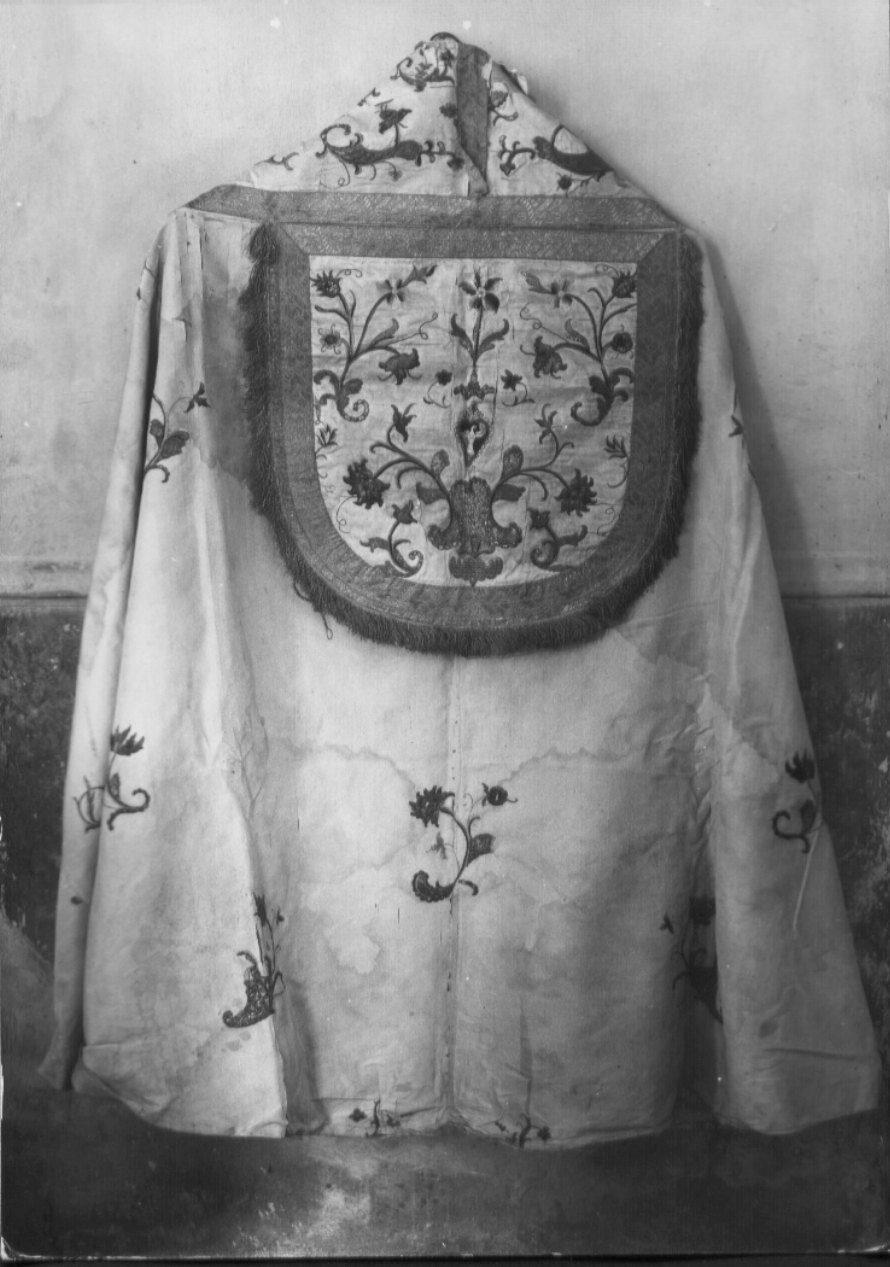 piviale, opera isolata - manifattura Italia centrale (sec. XVIII)