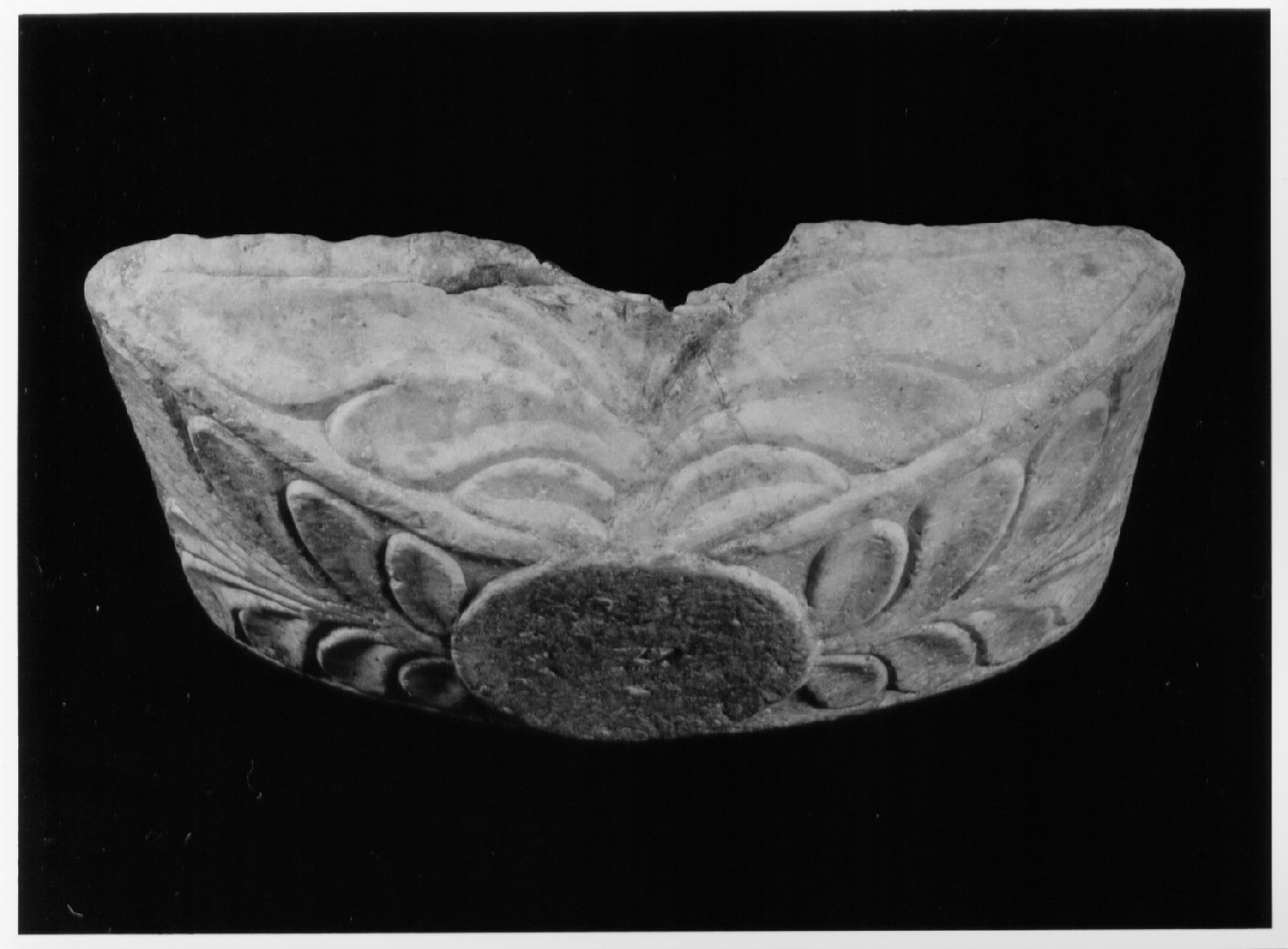 capitello - a gruccia - bottega Italia centrale (sec. IX)