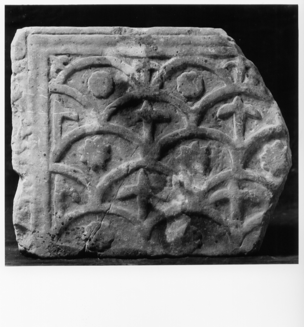 lastra - bottega Italia centrale (fine/inizio secc. VIII/ IX)