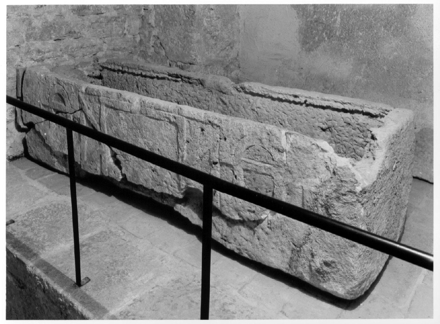 sarcofago - bottega umbra (secc. VIII/ IX)