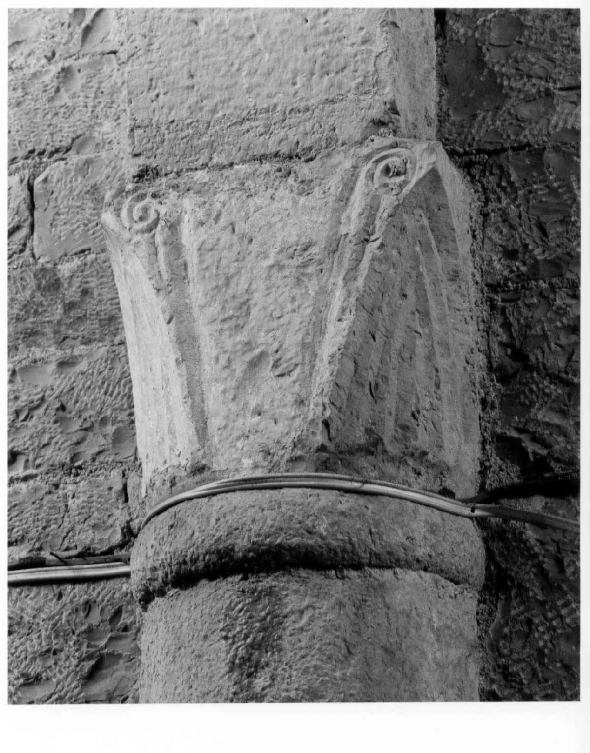 capitello - bottega umbra (sec. VIII)
