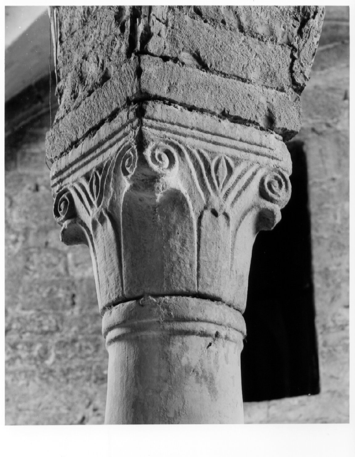 capitello - bottega umbra (secc. IX/ X)