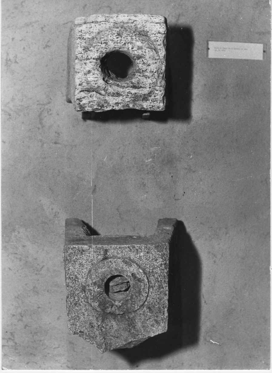 bacile, opera isolata - bottega umbra (secc. XV/ XVIII)