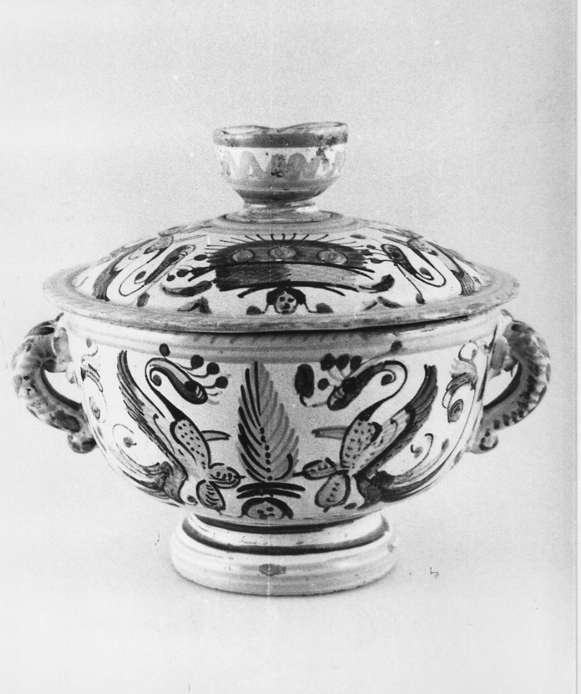 tazza con coperchio, opera isolata - bottega italiana (sec. XVII)