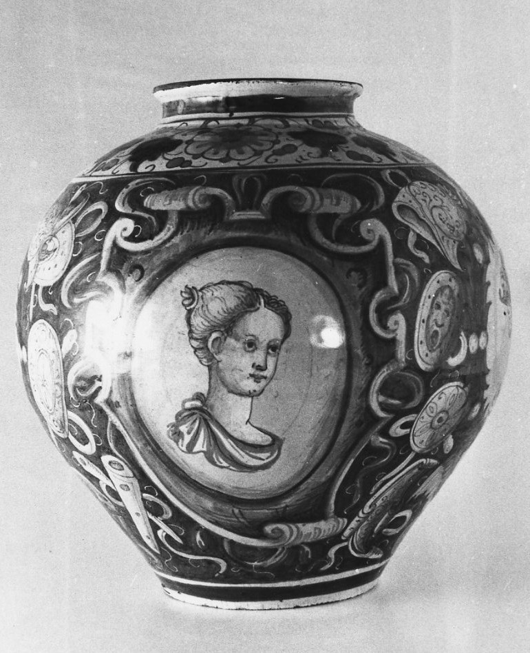 vaso, elemento d'insieme - bottega italiana (secc. XVI/ XVII)