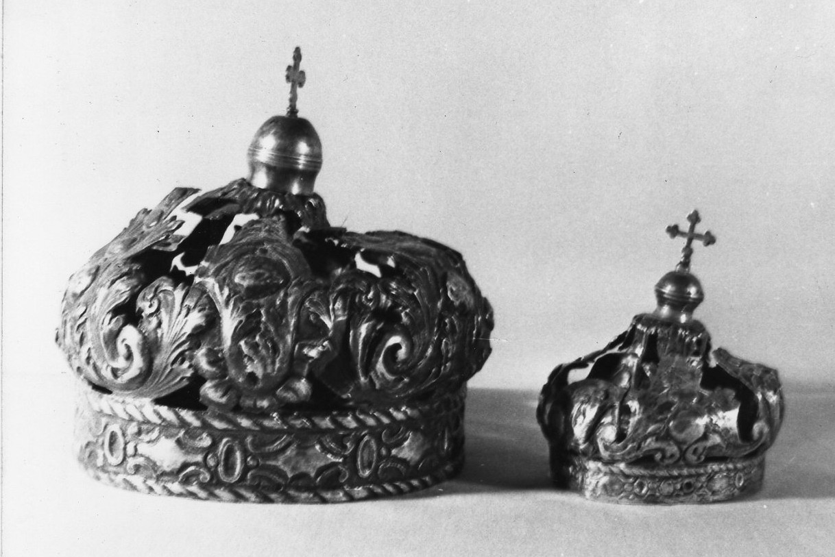 corona, elemento d'insieme - bottega italiana (sec. XVII)