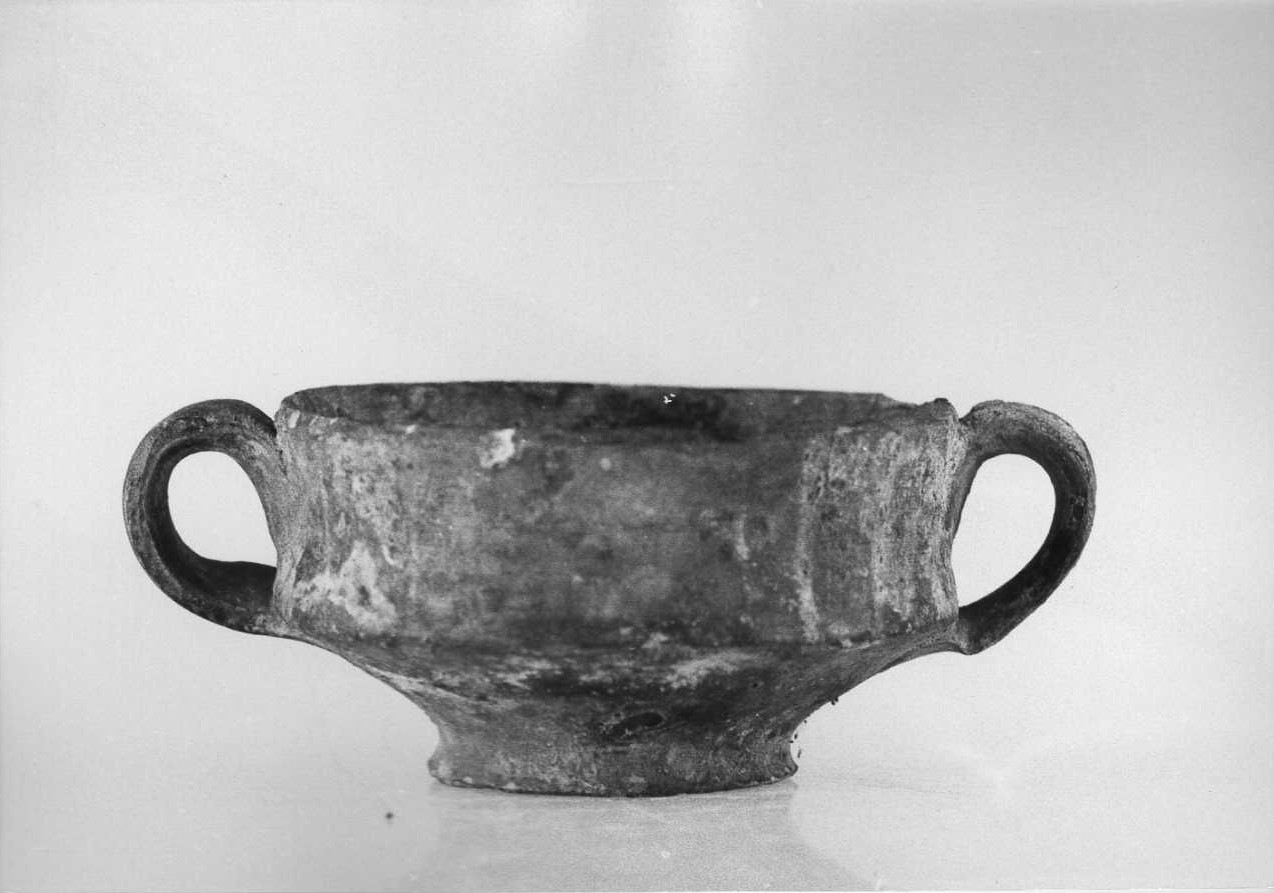tazza, opera isolata - bottega Italia centrale (sec. XIV)